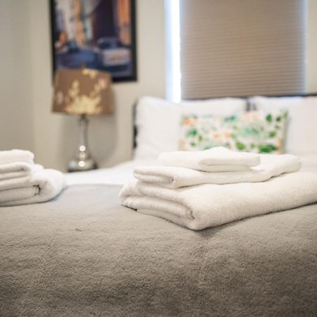 Spacious 3 Bedroom Apartment In Heart Of Niagara Thorold Ngoại thất bức ảnh