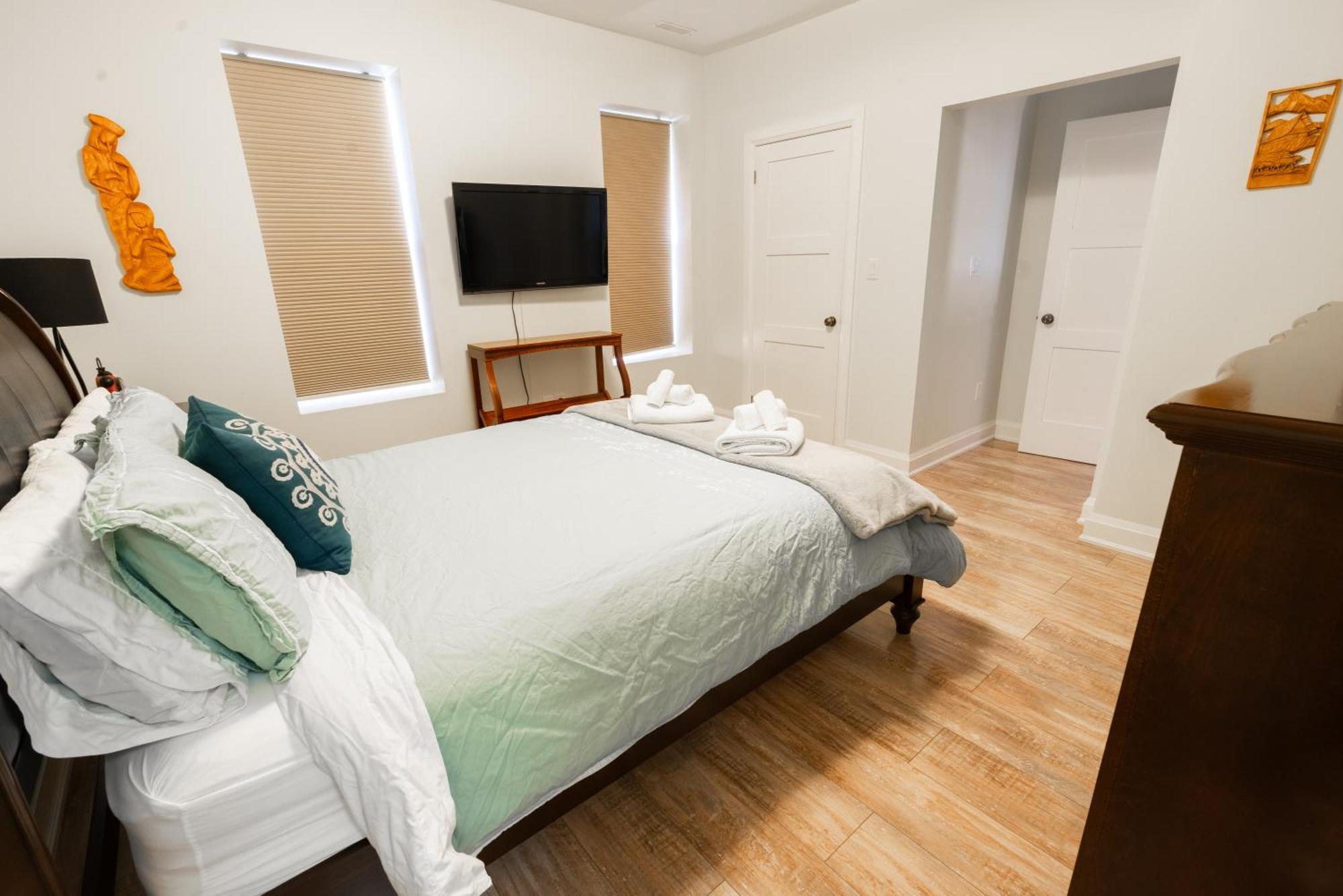 Spacious 3 Bedroom Apartment In Heart Of Niagara Thorold Ngoại thất bức ảnh